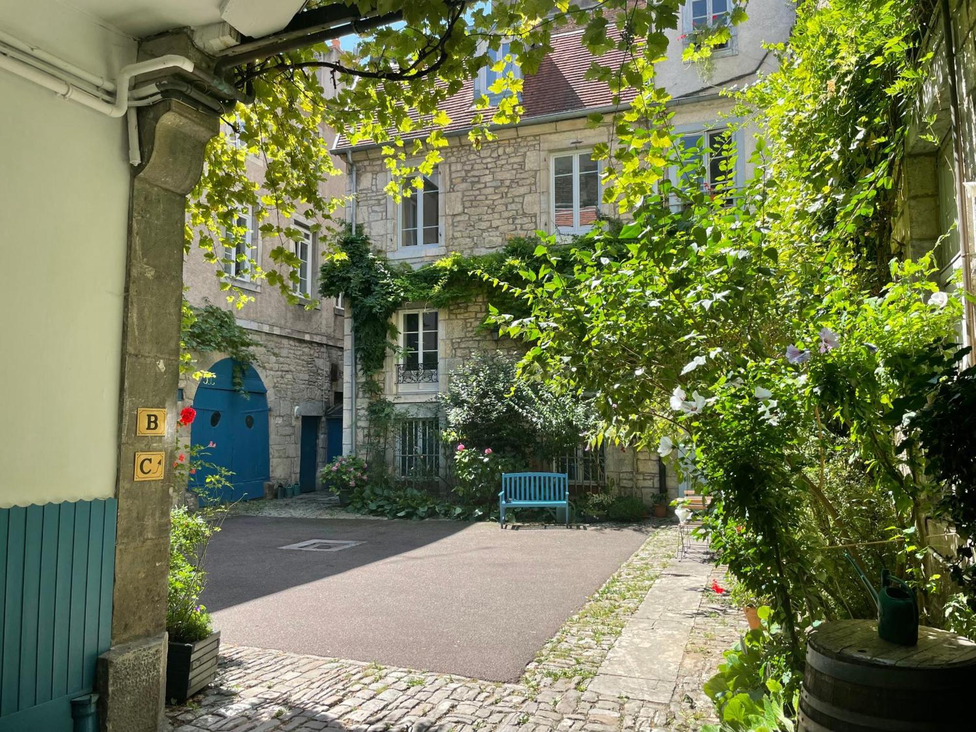 Besancon: Charmant Duplex Au Pied De La Citadelle Exterior foto